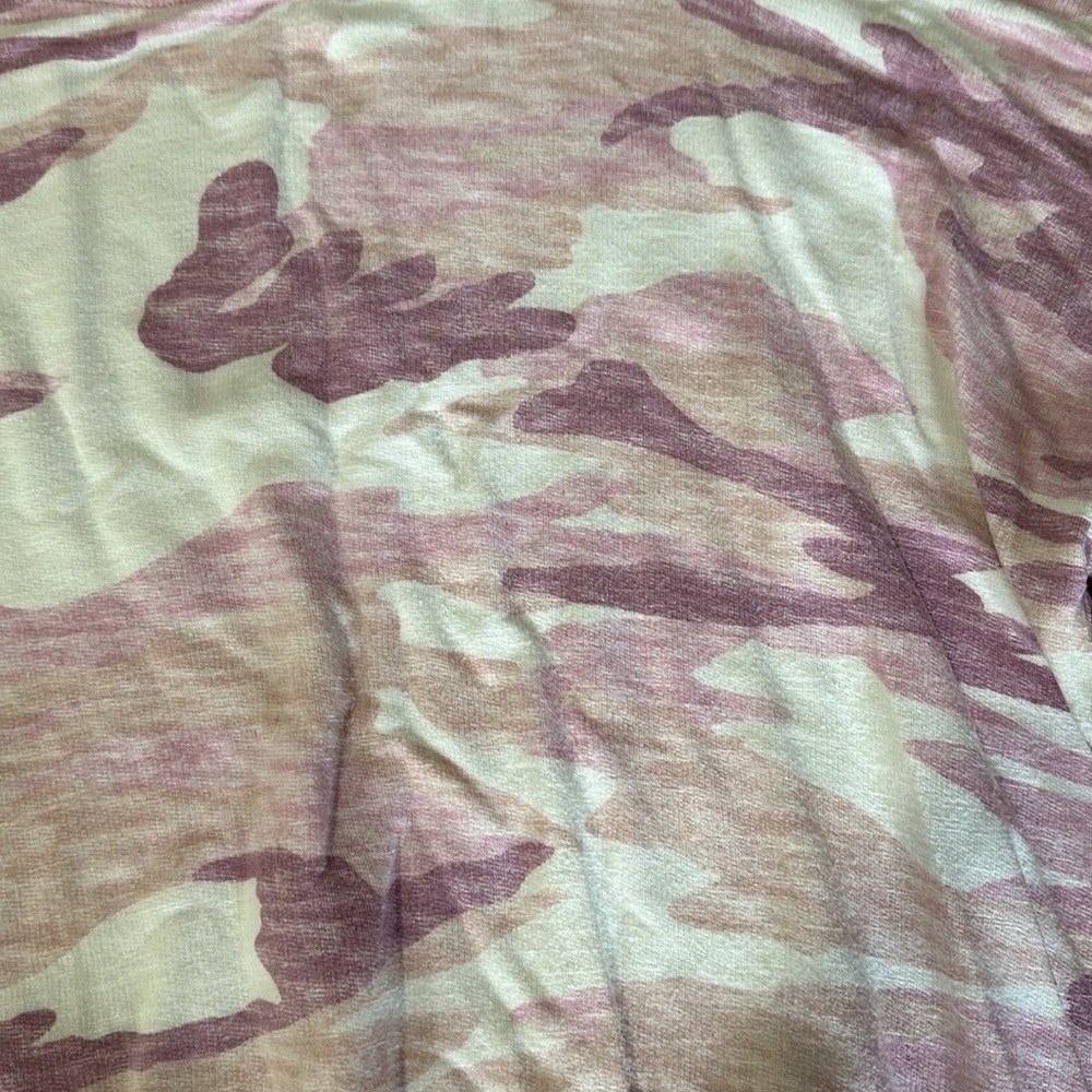 Splendid XS Pink Camo Print Long Sleeve Pullover Sweater - Picture 4 of 8